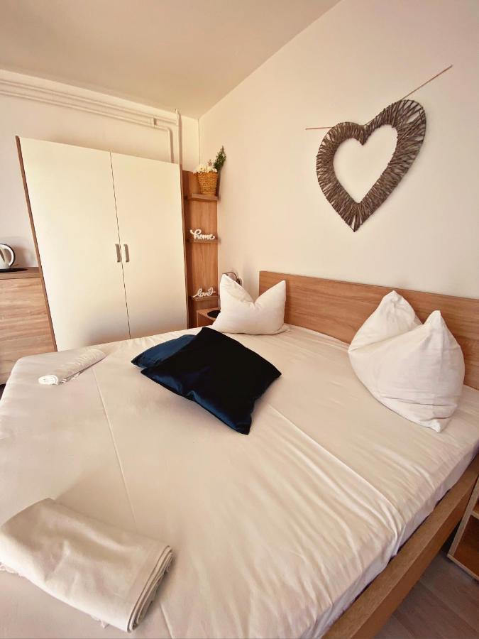 The Manzoni Family 3 Hotel Punat Ngoại thất bức ảnh